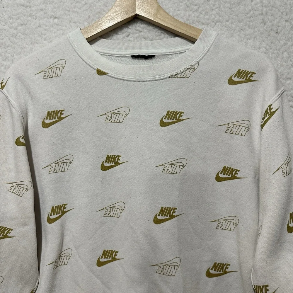 Nike pullover sweatshirt